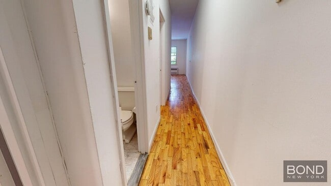 Building Photo - 342 E 87th St
