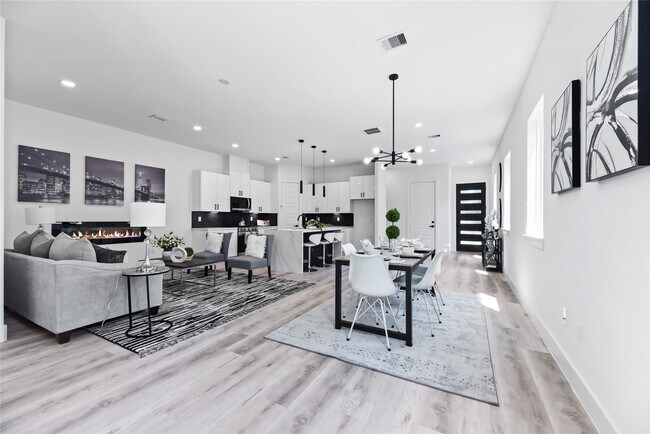 Building Photo - 7212 England St