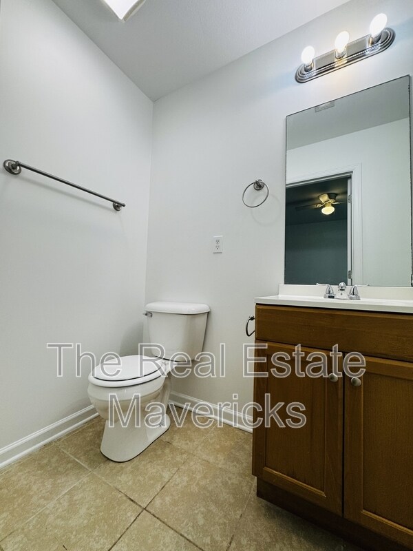 Building Photo - 4621 Kirkland Ave