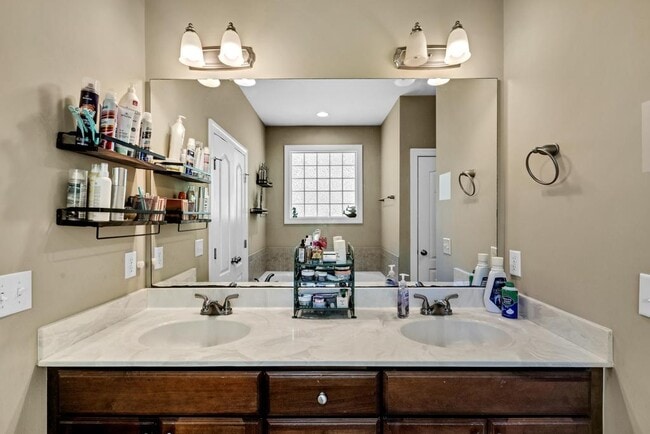 Building Photo - 223 Royal Tern Dr