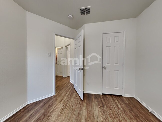 Building Photo - 11600 Turkey Creek Dr