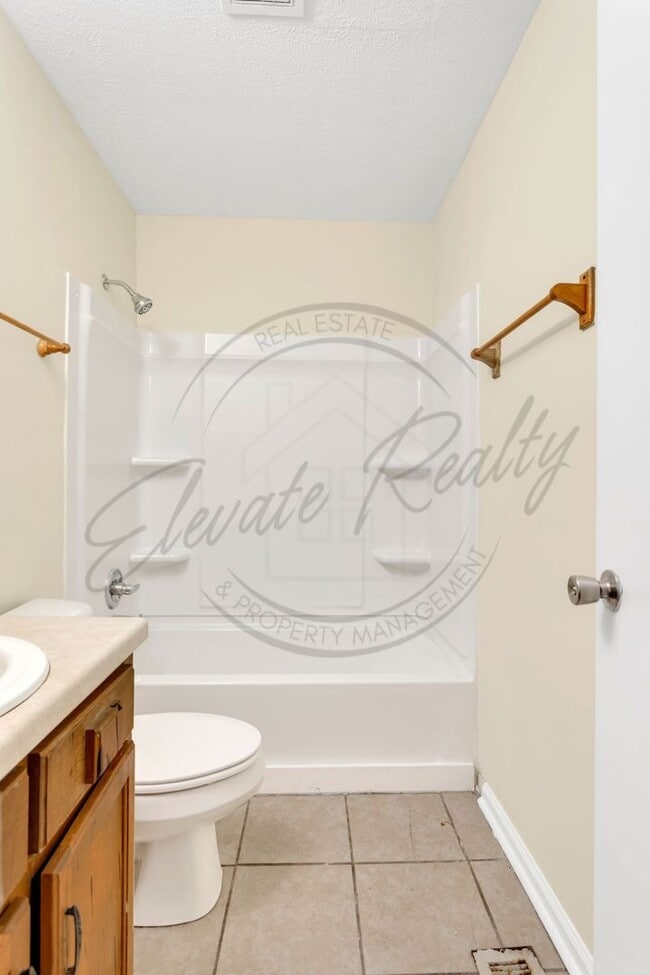 Building Photo - Two Bedroom Ranch in Columbia - 1/2 Off First Months Rent!