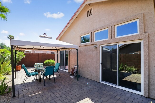 Building Photo - 8828 E Riviera Dr