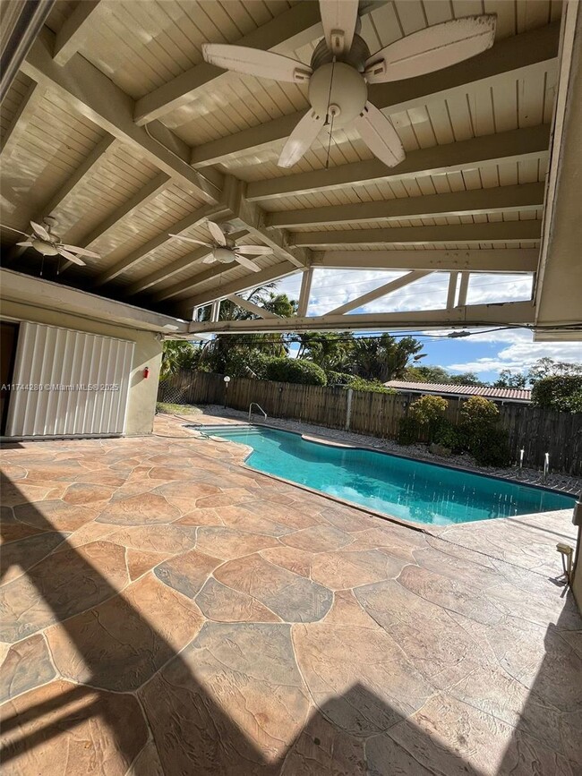 Building Photo - 20415 Highland Lakes Blvd