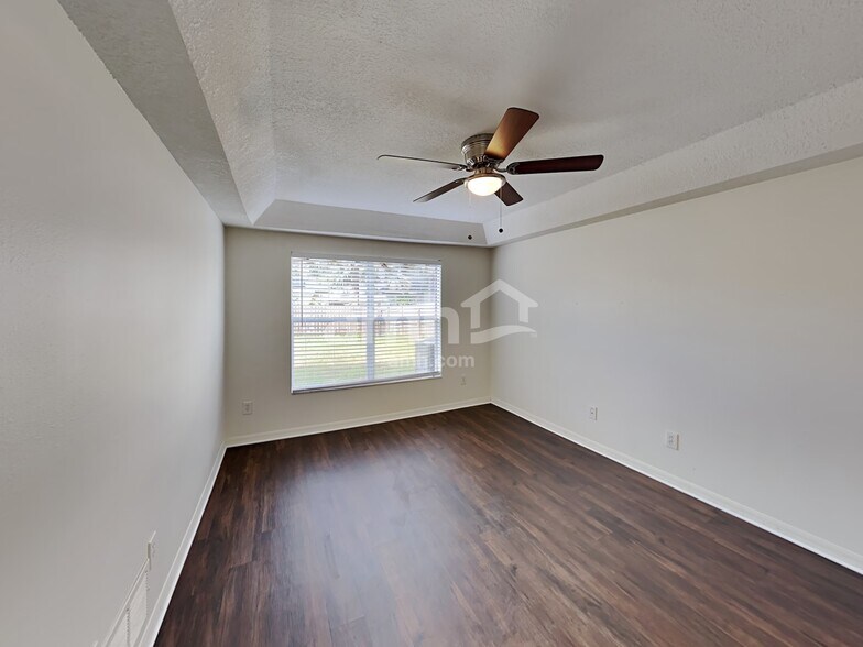 Building Photo - 9643 Patrician Dr