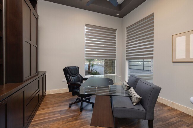 Building Photo - 675 Scenic Rim Dr