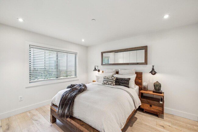 Building Photo - Newly Built Home With Loft in Downtown Palo Alto