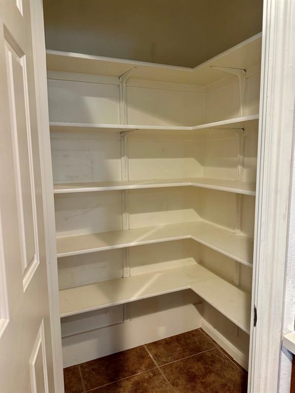 Building Photo - 512 Eberhart Ln