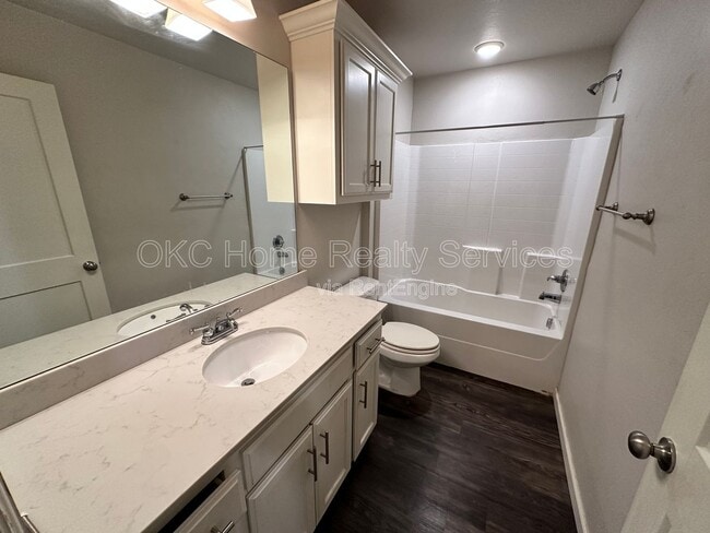 Building Photo - 411 Summit Ridge Dr