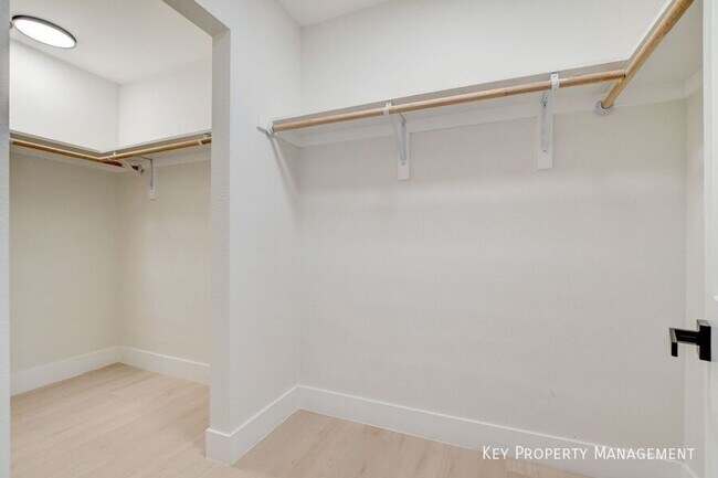 Building Photo - 3962 Euclid St