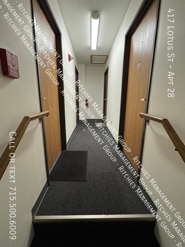 Building Photo - 417 Lotus St