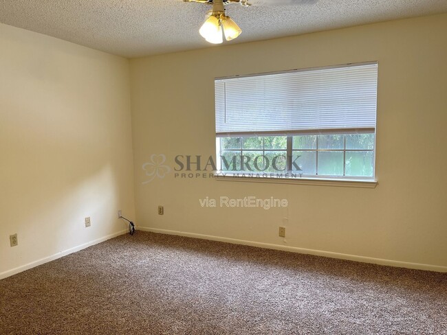 Building Photo - 6815 Old Briarstown Dr