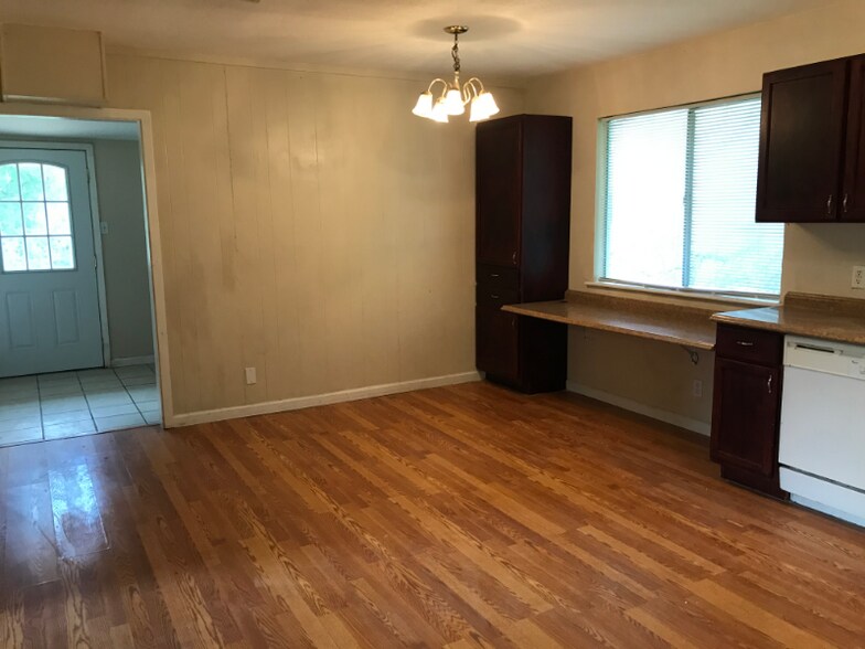 Building Photo - 3605 Eagle Pass Rd