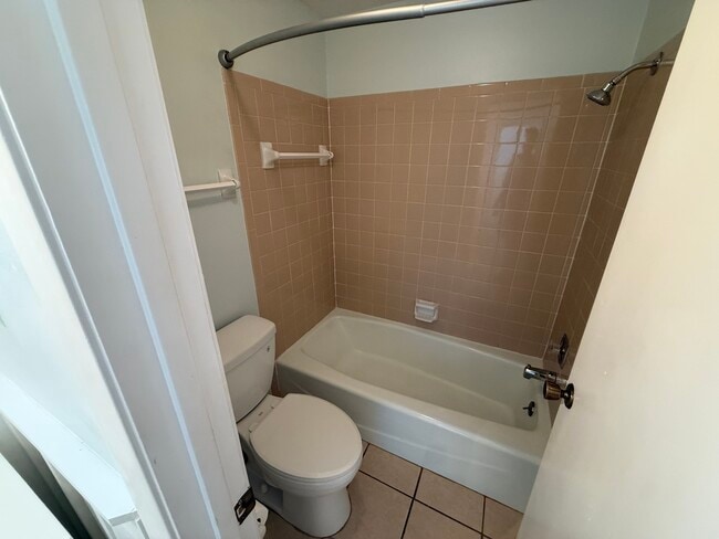 Building Photo - 1211 4th St W