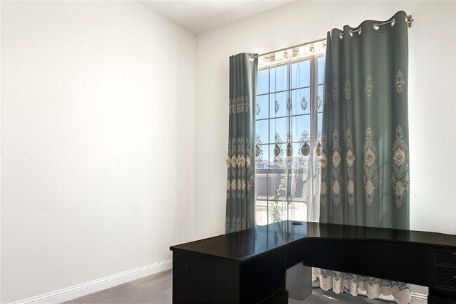 Building Photo - 601 Cherry Tree Ln