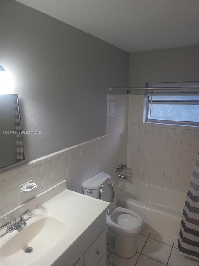 Building Photo - 1435 NW 8th Ave