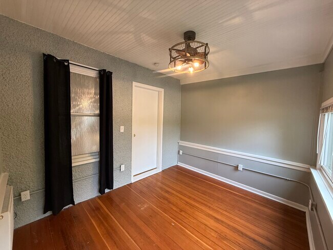 Building Photo - 780 Curfew St