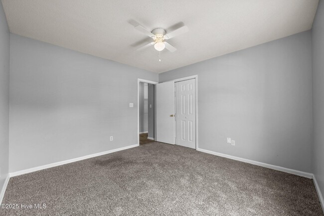 Building Photo - 1087 W Pueblo Dr