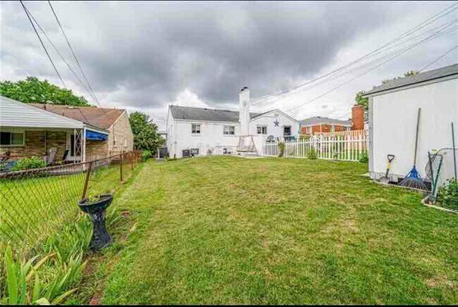 Building Photo - 140 Greenbriar Dr