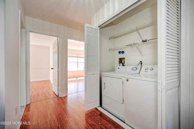 Building Photo - 214 Paddington Ct