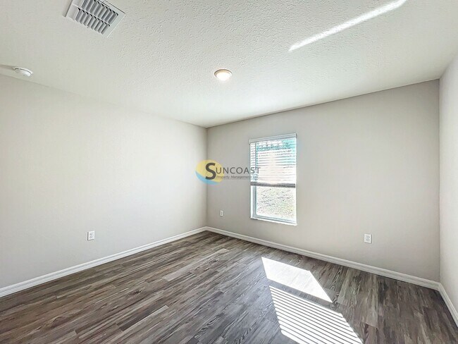 Building Photo - 6140 E Calico Ln