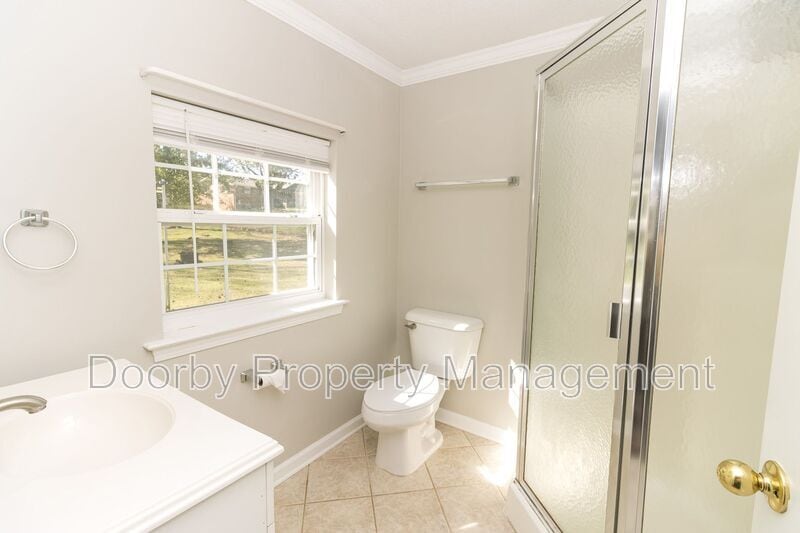 Building Photo - 3308 Center St