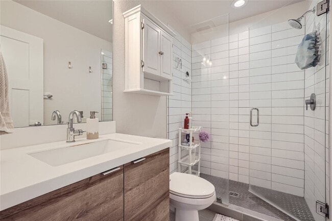 Building Photo - New Townhome with Private Patio