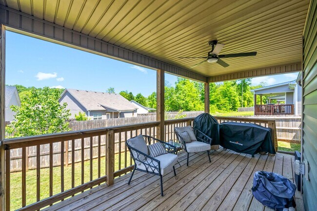 Building Photo - 3 bedroom Pet Friendly Home For Rent Near Needmore Road!