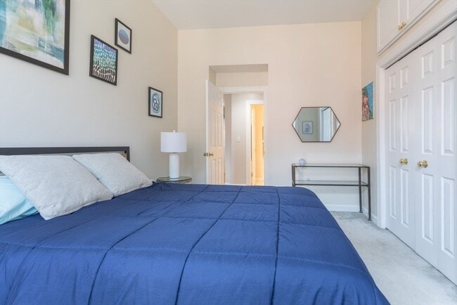 Building Photo - 416 Marlborough St