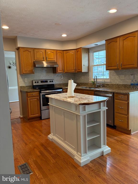 Building Photo - 2117 Cross Trails Rd