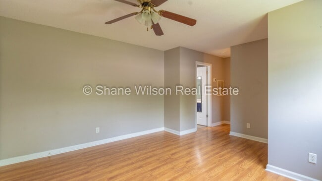 Building Photo - 531 Brookfield Ave
