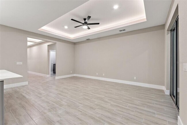 Building Photo - 330 Royal Palm Wy