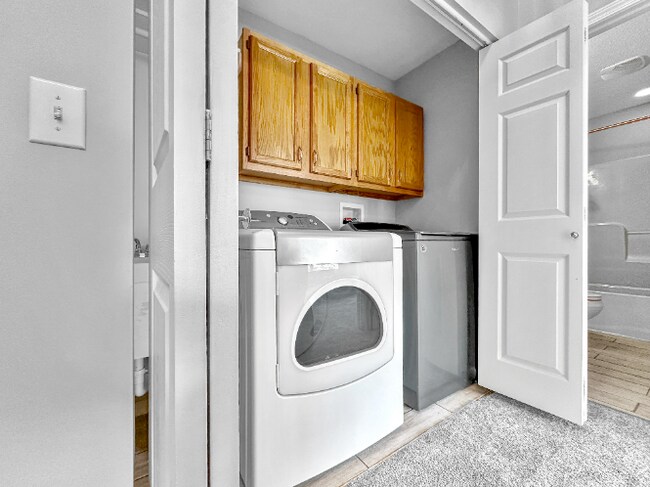 Building Photo - Beautiful 2 Beds 2 Baths Villa in Far South