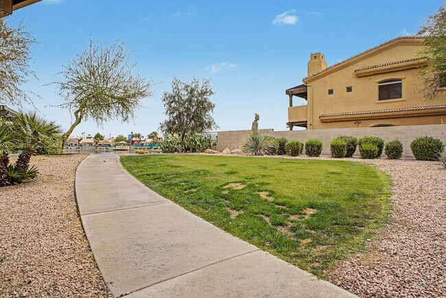 Building Photo - 16013 S Desert Foothills Pkwy