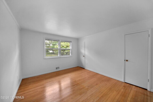 Building Photo - 170 Bingham Ave