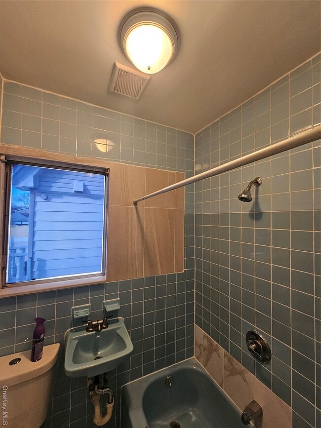 Building Photo - 109-38-109135 135th St