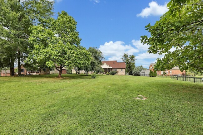 Building Photo - 614 Greene Dr