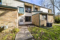 Building Photo - 706 Timber Creek Rd