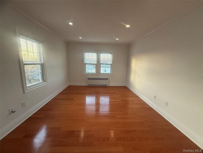 Building Photo - 260 Gainsborg Ave