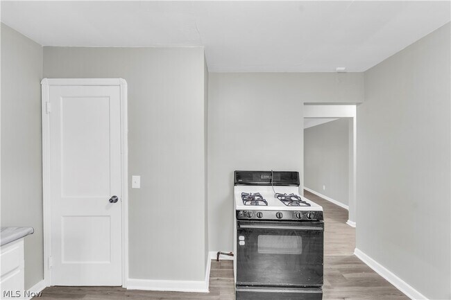 Building Photo - 16606 Lipton Ave