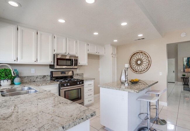 Building Photo - Your Dream Home Awaits on a Peaceful Cul-de-Sac!