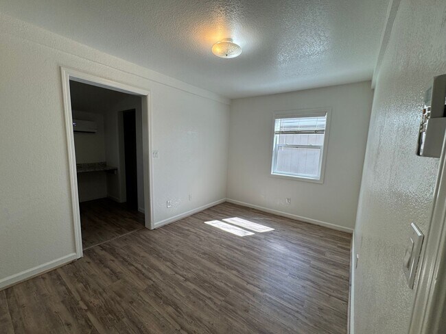Building Photo - 2 bedroom, 1 bathroom home located in a desirable downtown Sparks  * Lesley Reilly Property *