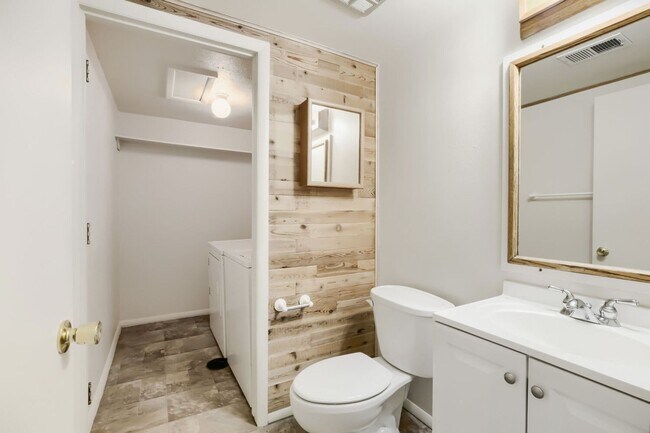 Building Photo - 4298 Sumac Ct