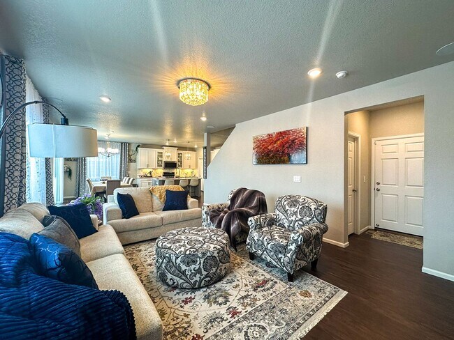 Building Photo - Meadowlark serene 4bd retreat