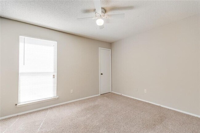 Building Photo - 10616 Mellow Meadow Dr
