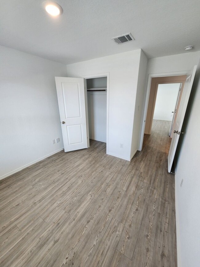 Building Photo - PALOMA Subdvison/ Converse Area