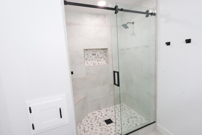 Building Photo - 16182 N 157th Dr