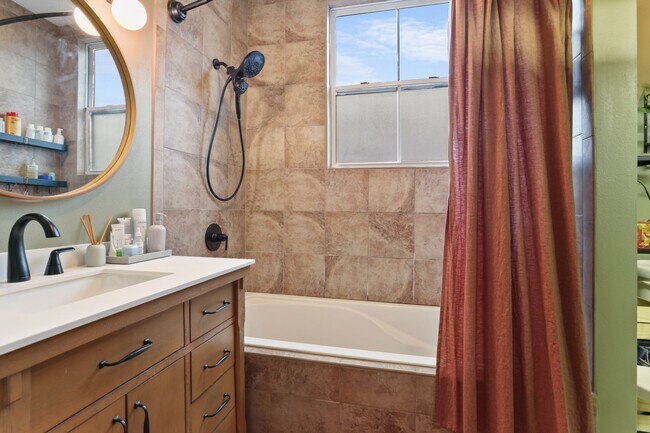 Building Photo - 4th Gretna street