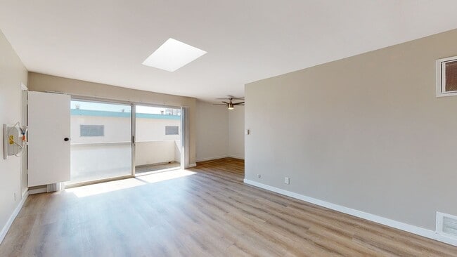 Interior Photo - 3431 Vinton Ave