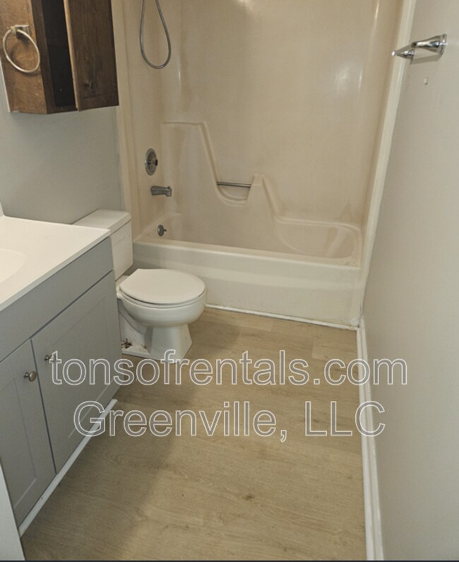 Building Photo - 182 Hidden Hill Rd